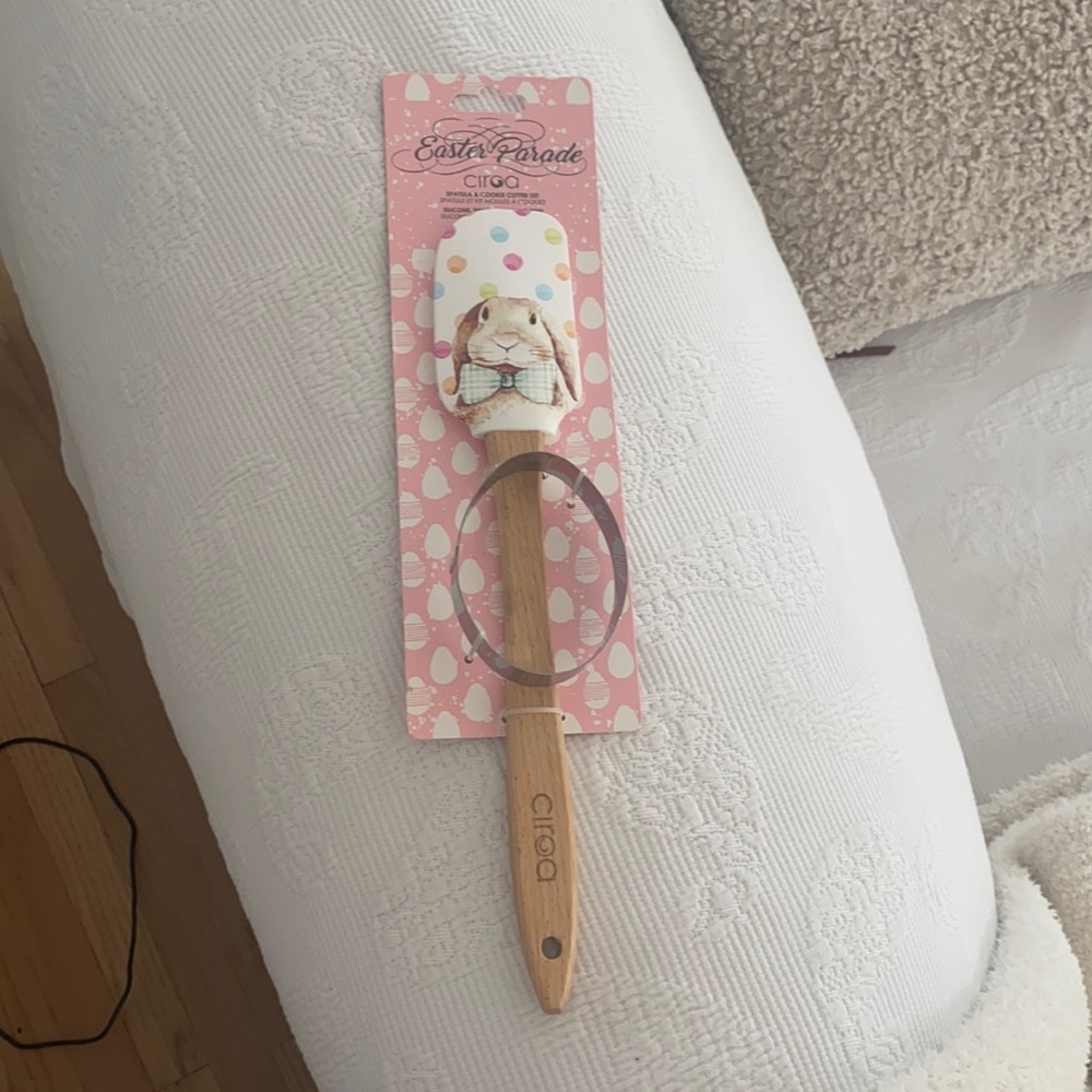 Easter spatula and cookie cutting set